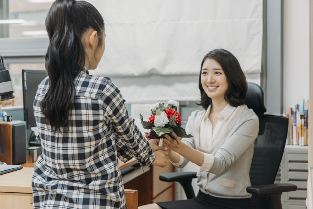 교사와 학생*사진은 기사와 관련 없음[아이클릭아트 제공]